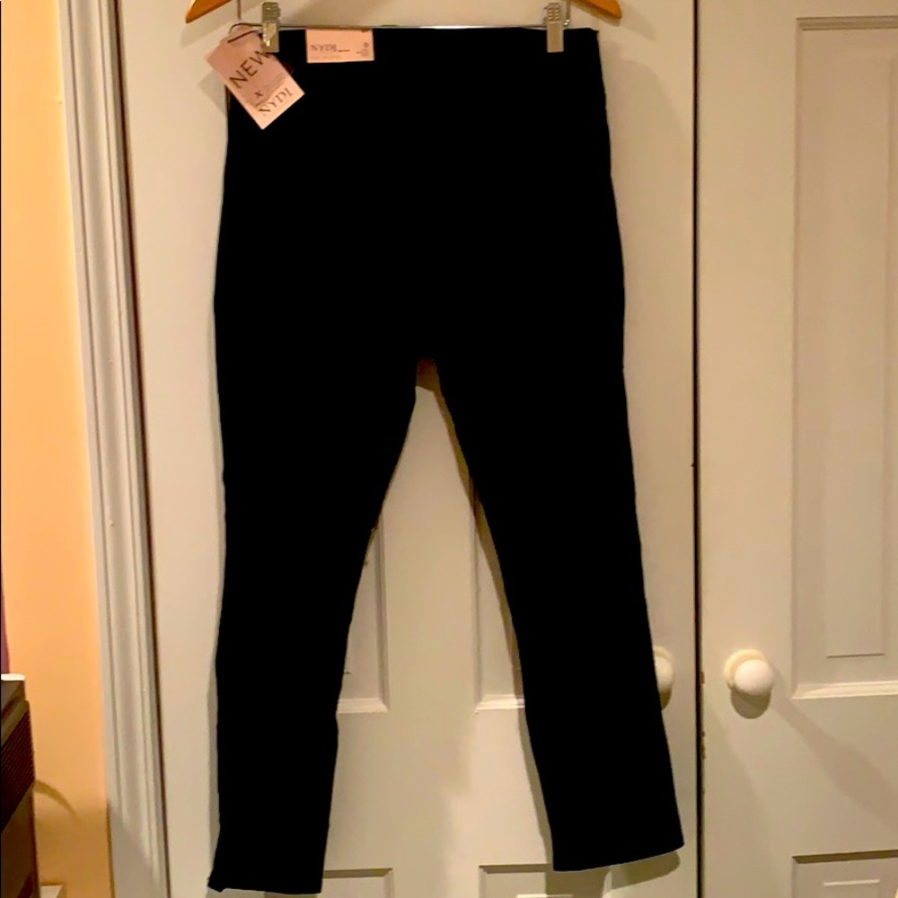Black 8P NYDJ Pull-on Skinny Denim Pants